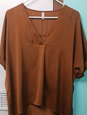 glam Rust-Colored V-Neck Tunic Top